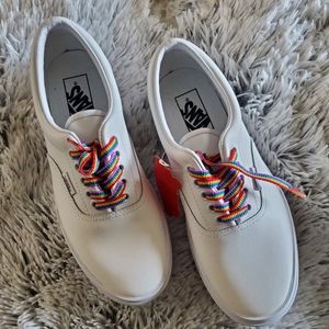 NEW Vans White Leather Platform Sneakers Size 8.5